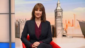 Рейчъл Рийвс от Обединеното кралство казва, че не е заблудила обществеността относно бюджета