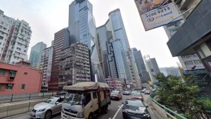 Помощен полицай в Хонконг е обвинен за предполагаемо непристойно действие по време на шофиране на такси